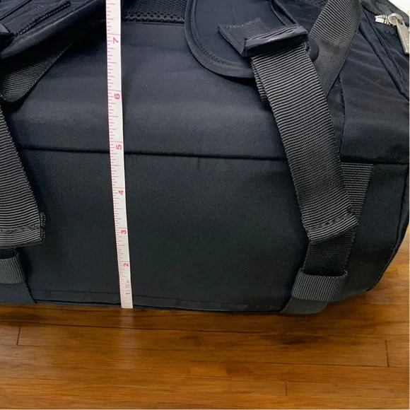 lululemon athletica Midnight Black Backpack 25L - Picture 4 of 7